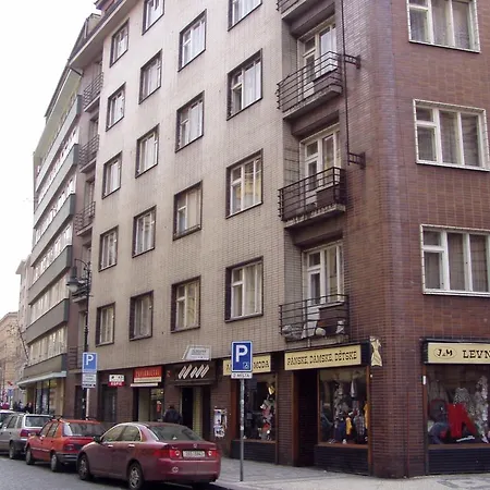 - In 01 Apartament