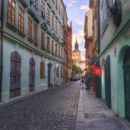 - In 01 Praga