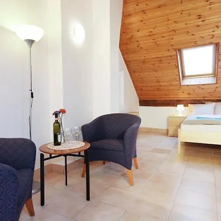 Apartament - In 01