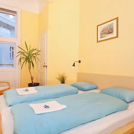 - In 01 Apartament