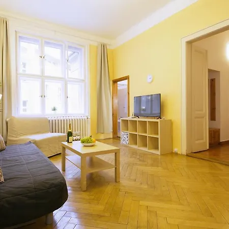 - In 01 * Praga