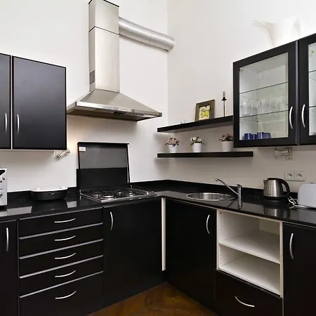 Apartament - In 01