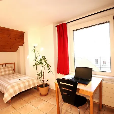 - In 01 Apartament