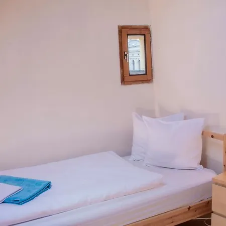 - In 01 Appartement